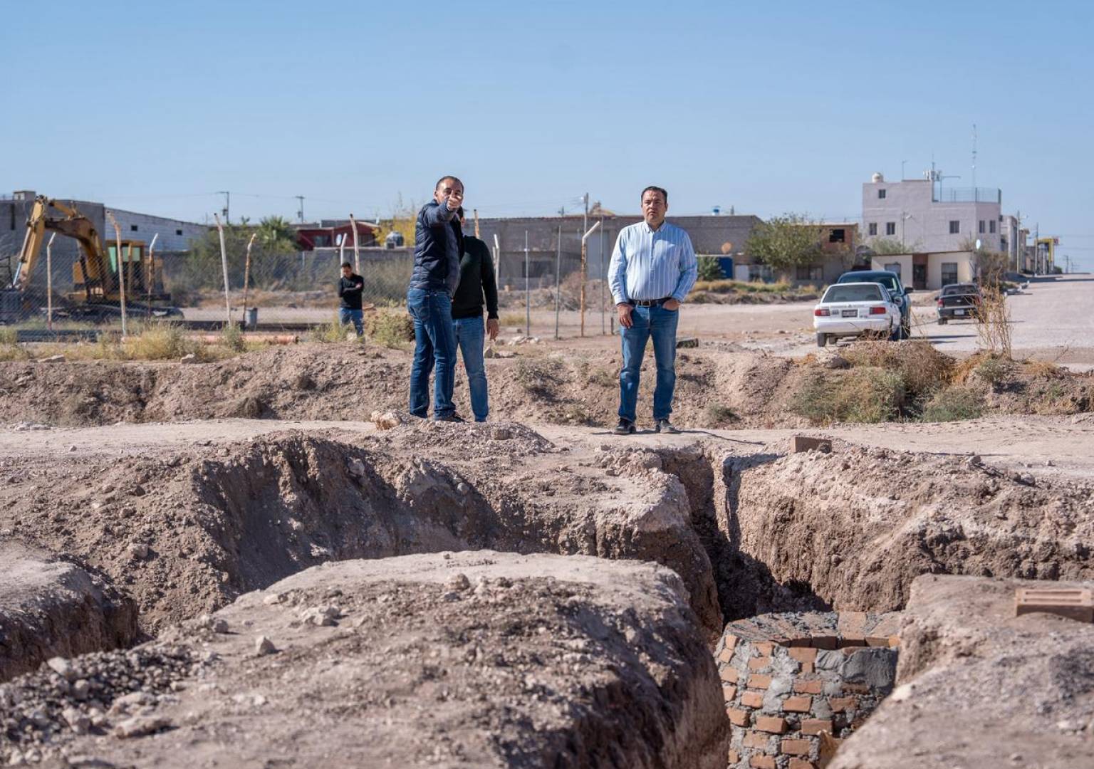 Supervisa Jesús Valenciano avance de obra que conectará Delicias con Saucillo