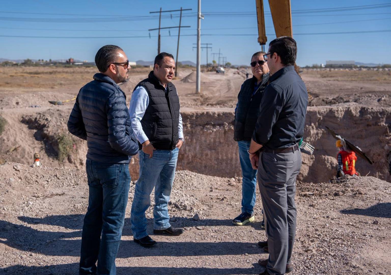 Supervisa Jesús Valenciano avances en la obra de la prolongación de la avenida Fernando Baeza