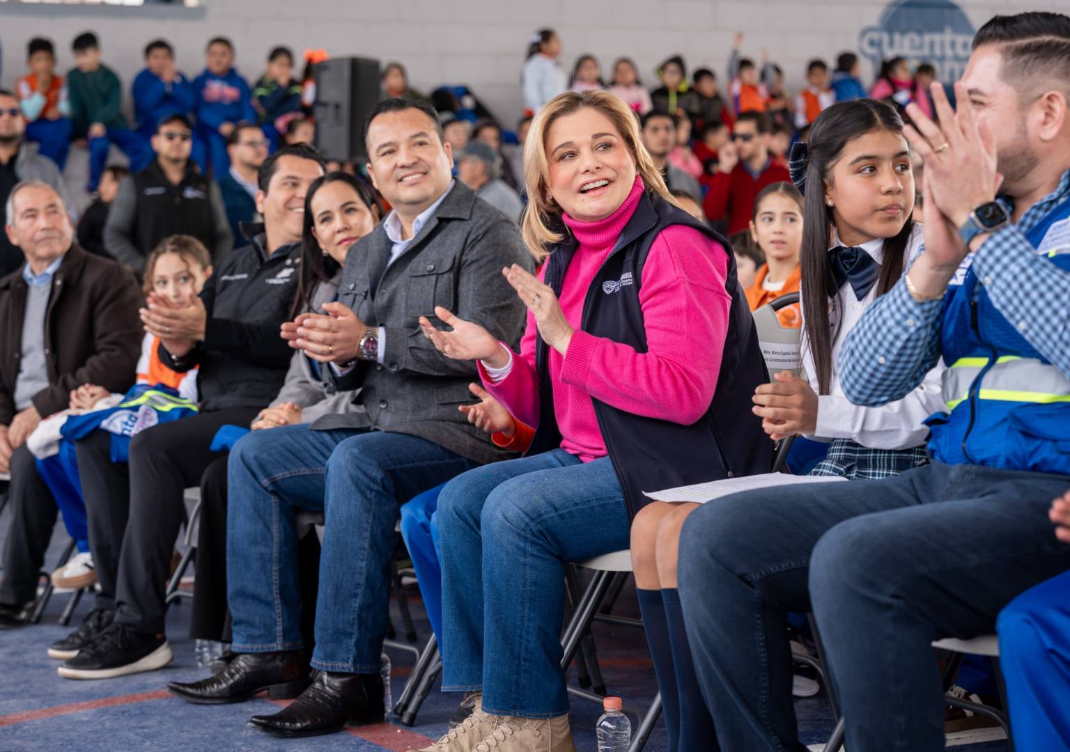 Maru Campos y Jesús Valenciano fortalecen la educación con entrega de mobiliario escolar