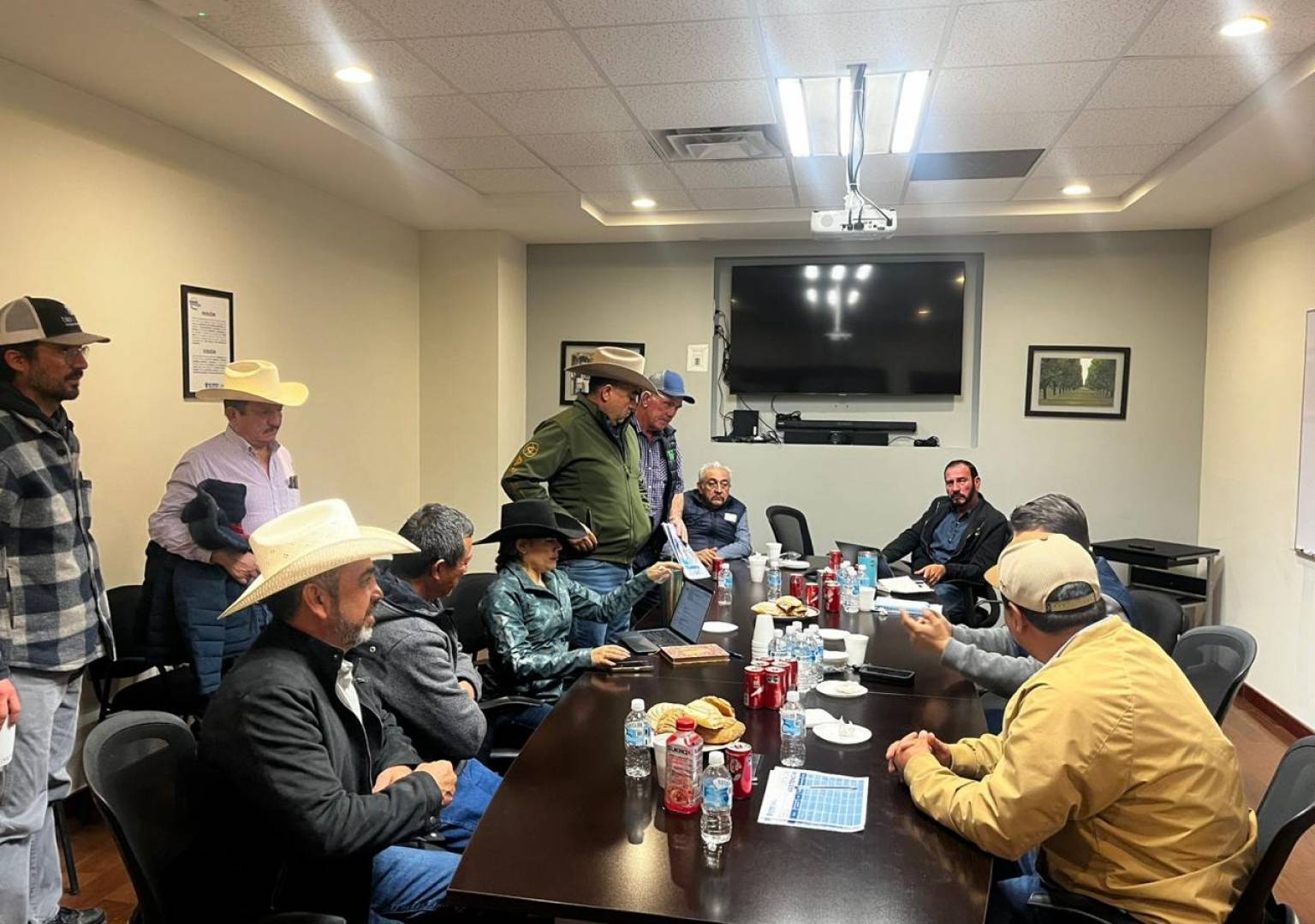 Exhortan a productores de Delicias y la región a inscribirse para no perder apoyo del PEUA