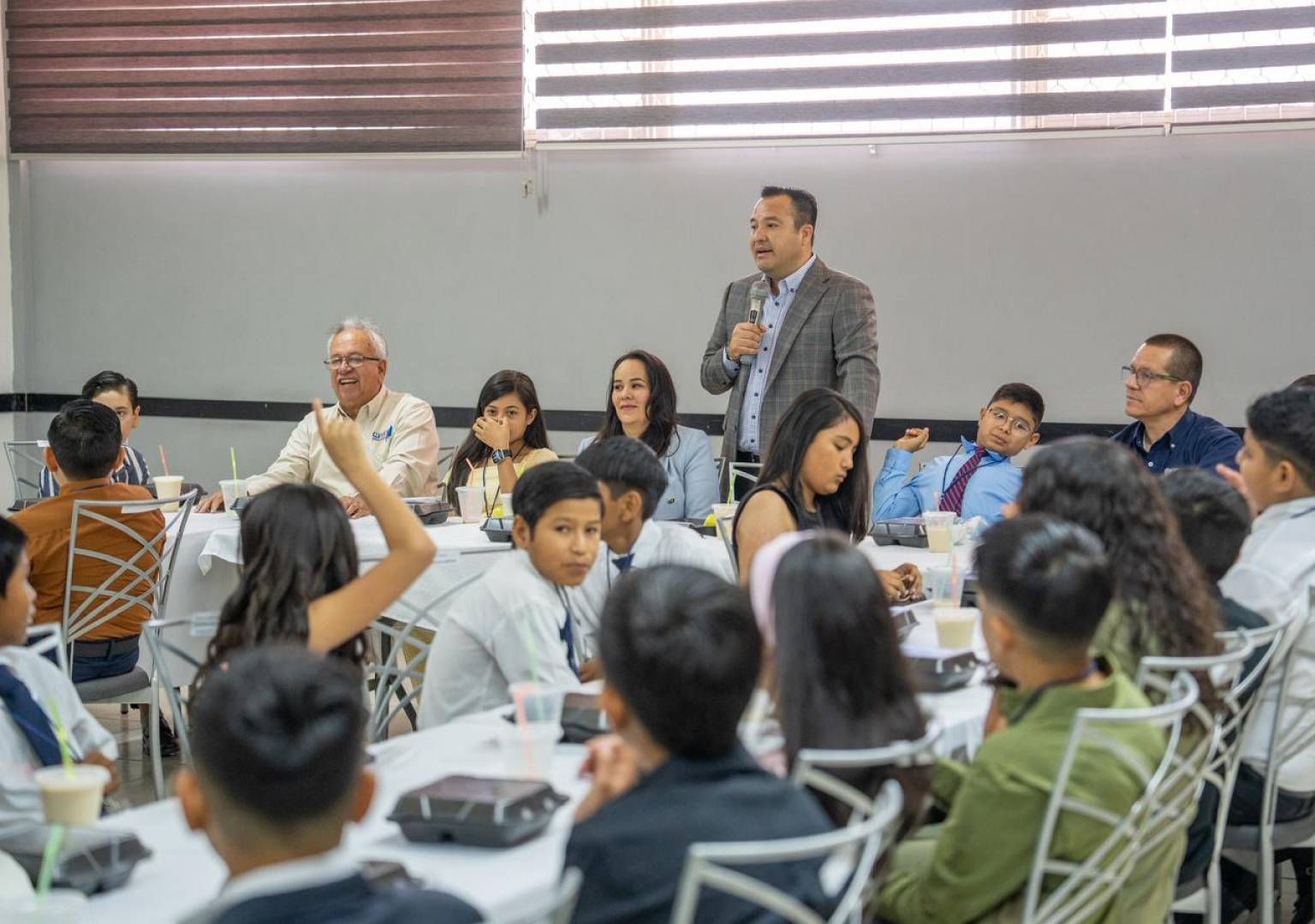 Encabeza Valenciano conmemoración del Día del Niño con “Niño Presidente por un Día”; Zamir Alvarado participó como Alcalde