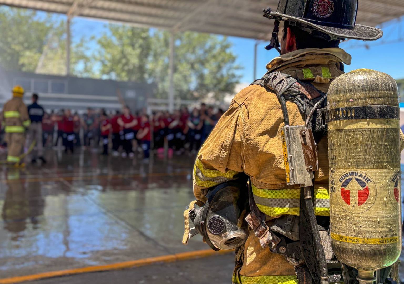 Capacita Bomberos Delicias a estudiantes del Instituto Allende en evacuación y emergencias