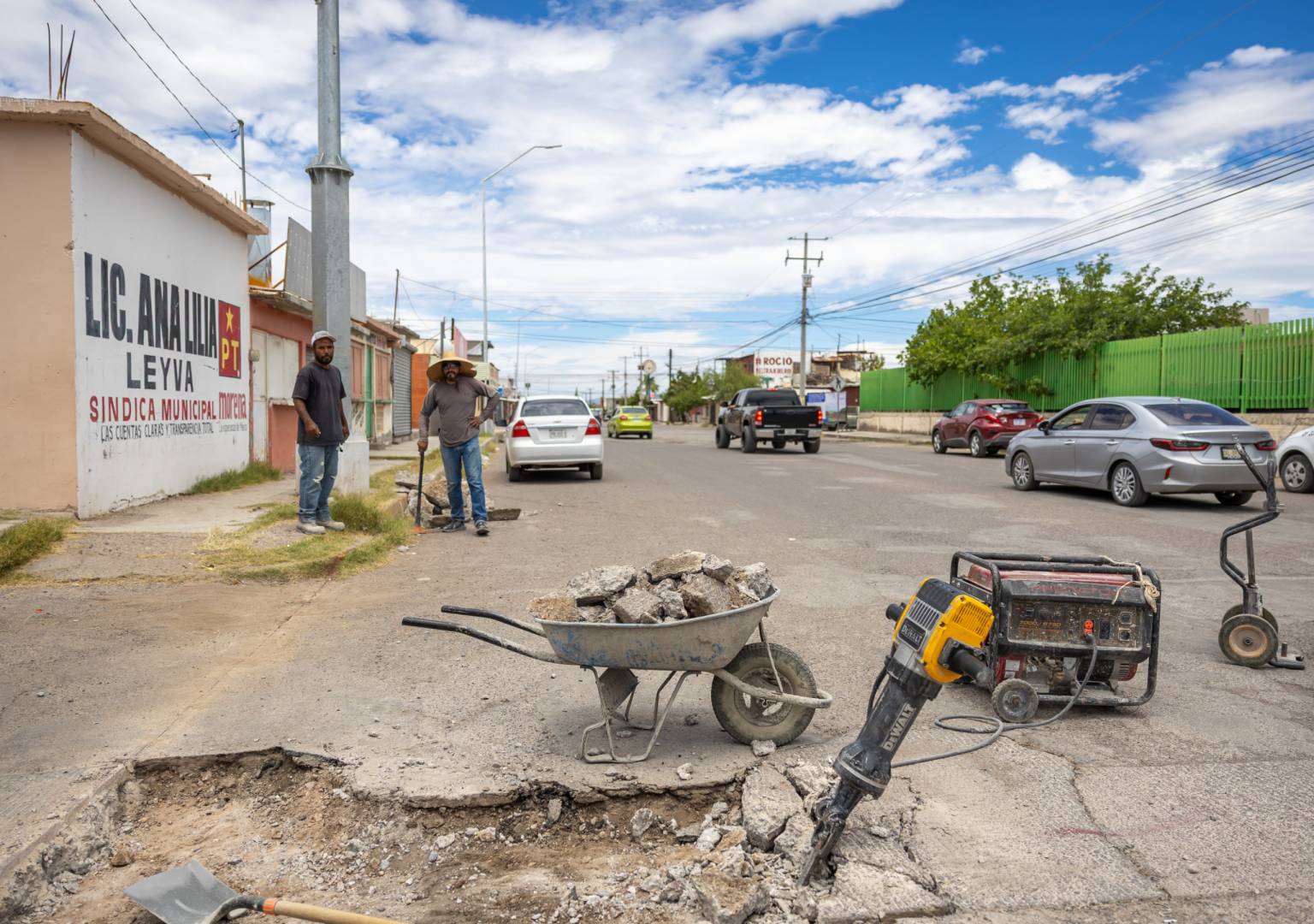 Anuncia Valenciano inicio de pavimentación en la avenida Octava Sur de Delicias