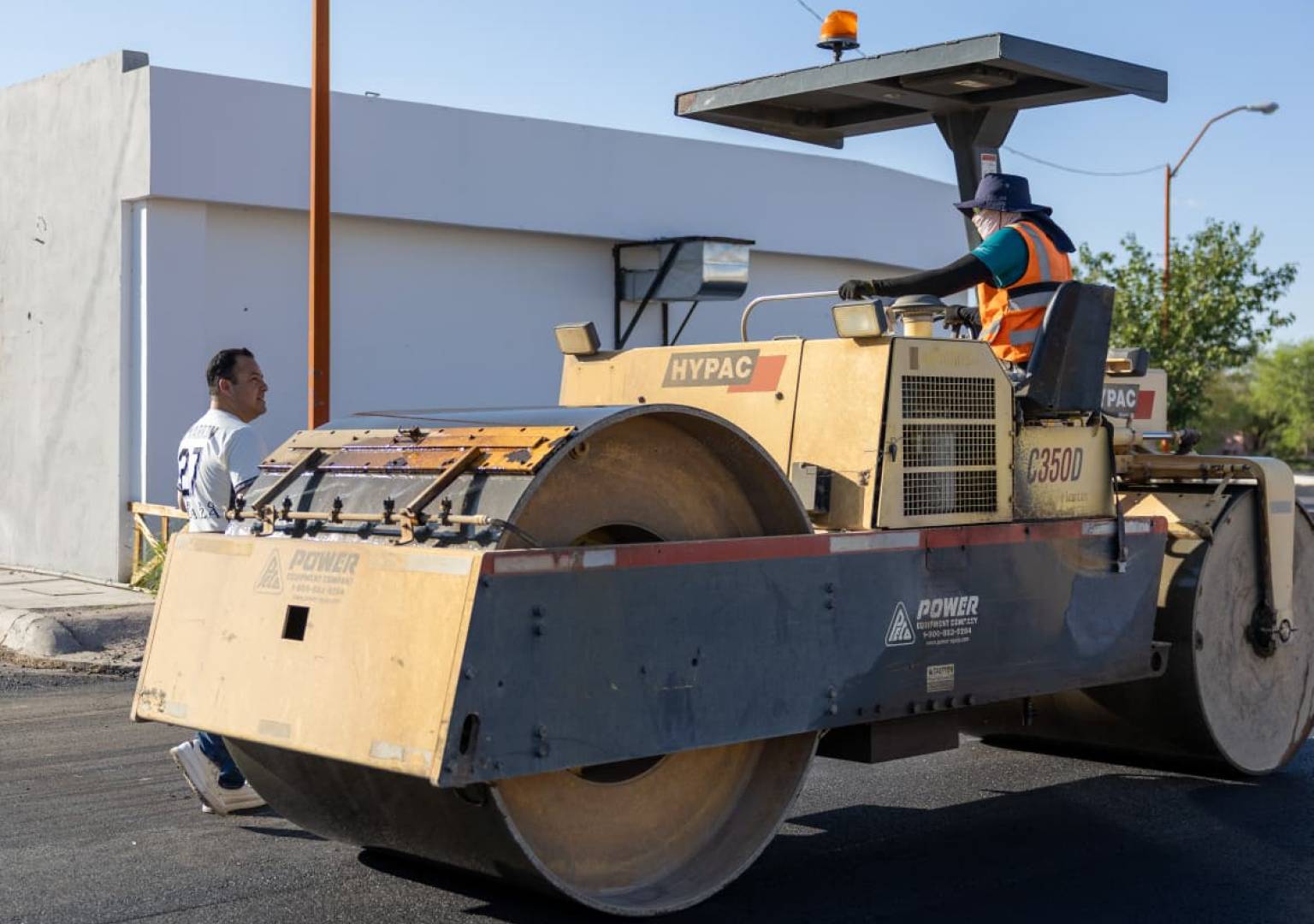 Valenciano destaca avance final de la rehabilitación de la avenida Nuestra Gente