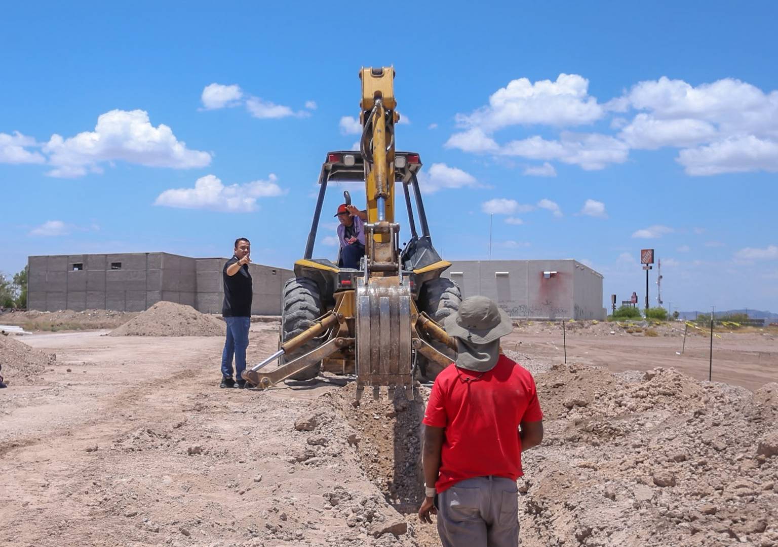 Impulsa Jesús Valenciano pavimentación de la calle San Lorenzo para fortalecer conexión con la zona comercial