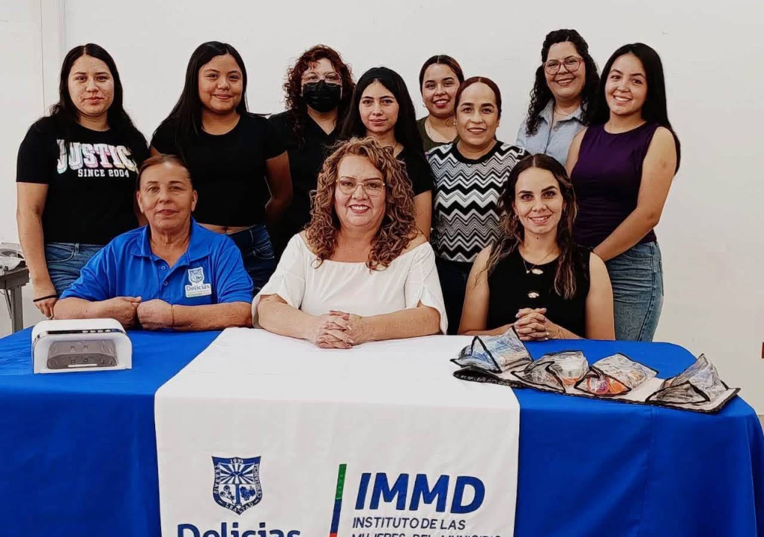 Fortalece Instituto de las Mujeres Delicias el autoempleo con cierre de taller de uñas acrílicas