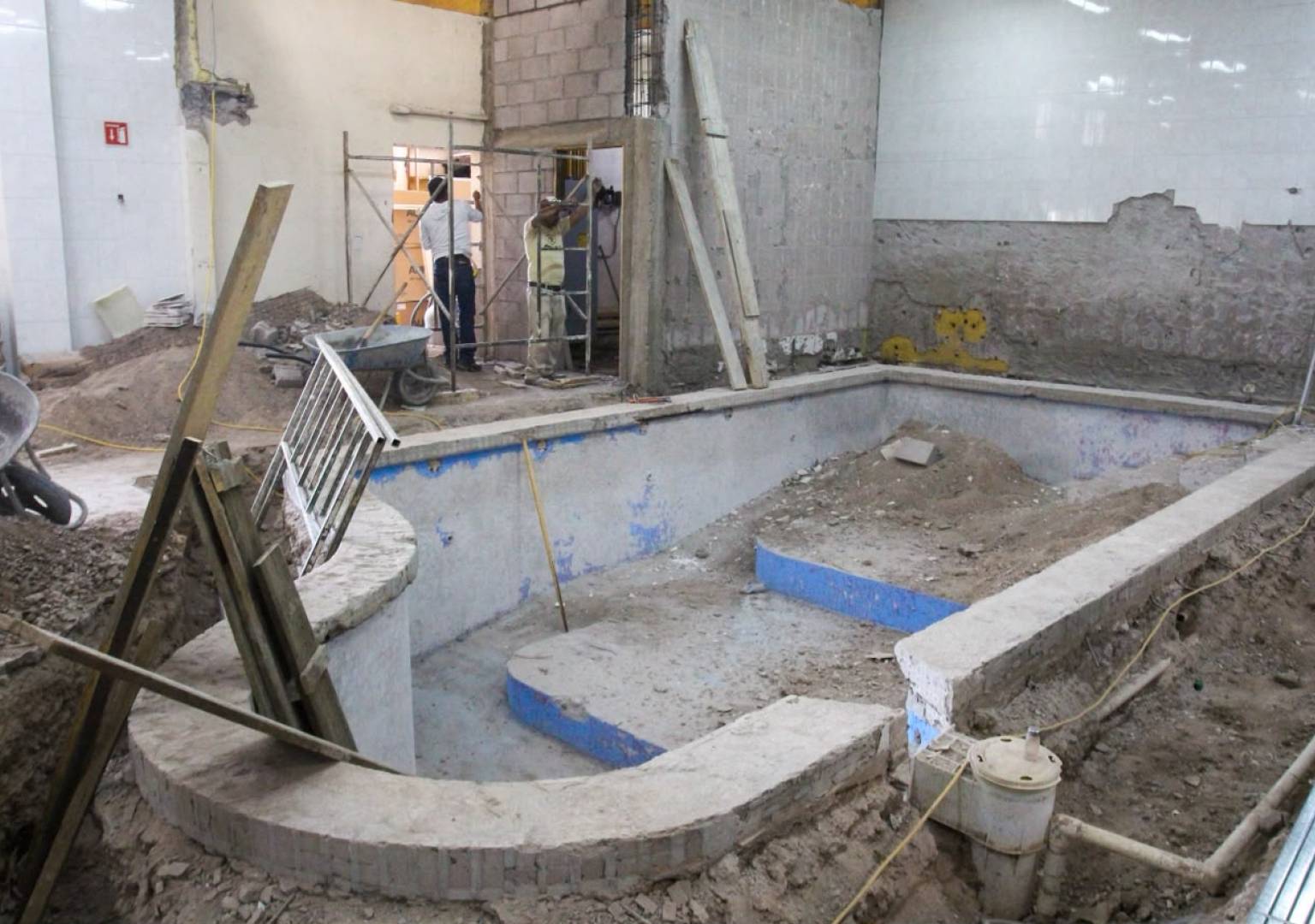 Realizan rehabilitación integral del tanque terapéutico del DIF Delicias para fortalecer la atención a usuarios