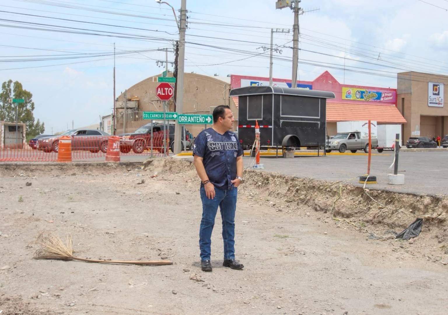 Avanza pavimentación de la vialidad San Lorenzo que conectará zona comercial
