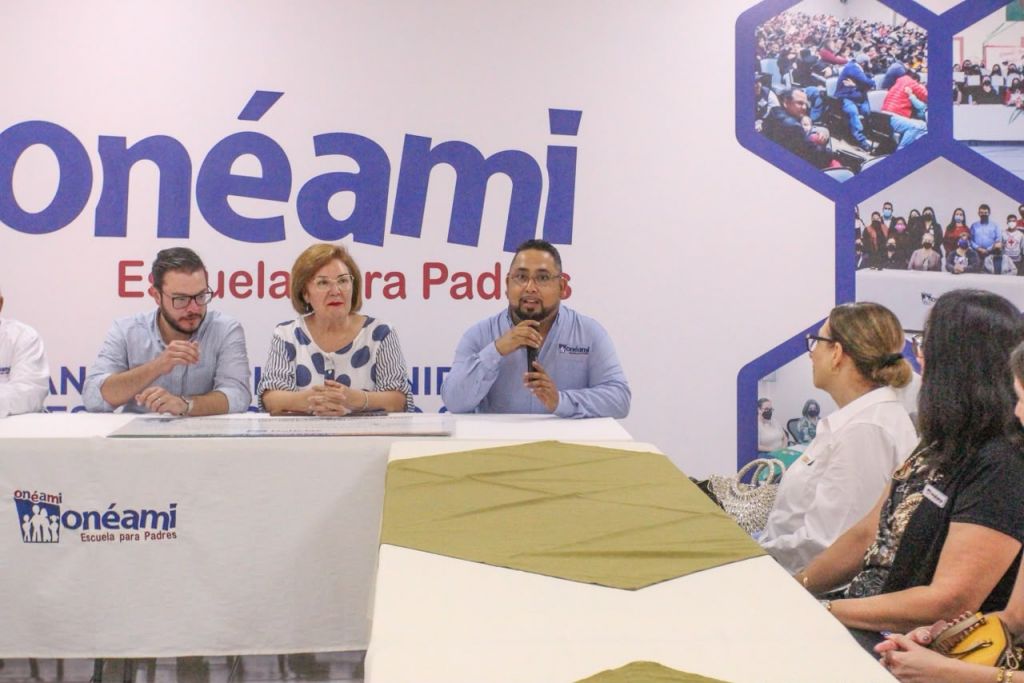 Entrega Estacionómetros donativo de 360 mil pesos a ONEAMI para fortalecer su labor con las familias